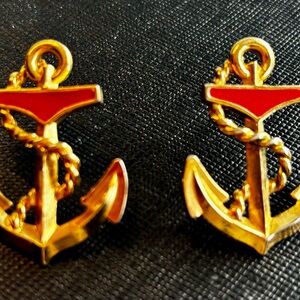 Avon Vintage 1980 1990 Anchors Aweigh Nautical pierced Earrings - Red Gold